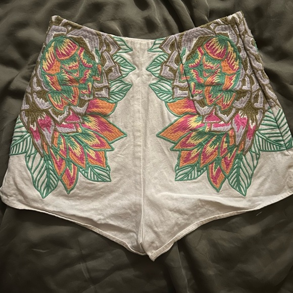 Mara Hoffman Embroidered High waisted Shorts s4 - Picture 5 of 7